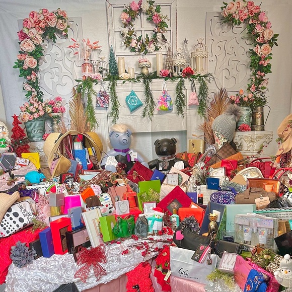 NWT Early Holiday Shopping Party! Like to be notified! - Picture 5 of 5